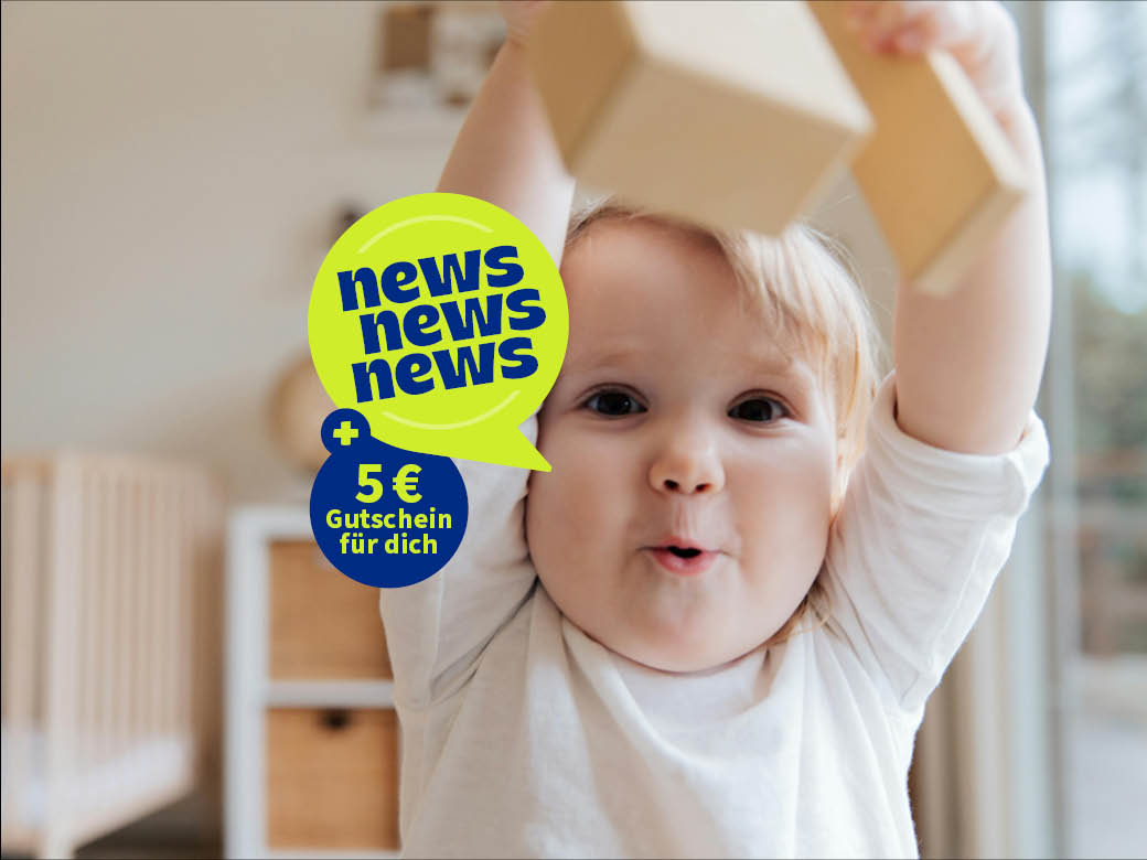 kleines Kind ruft news news news darunter eine Sprechblase mit 5 Euro Gutschein