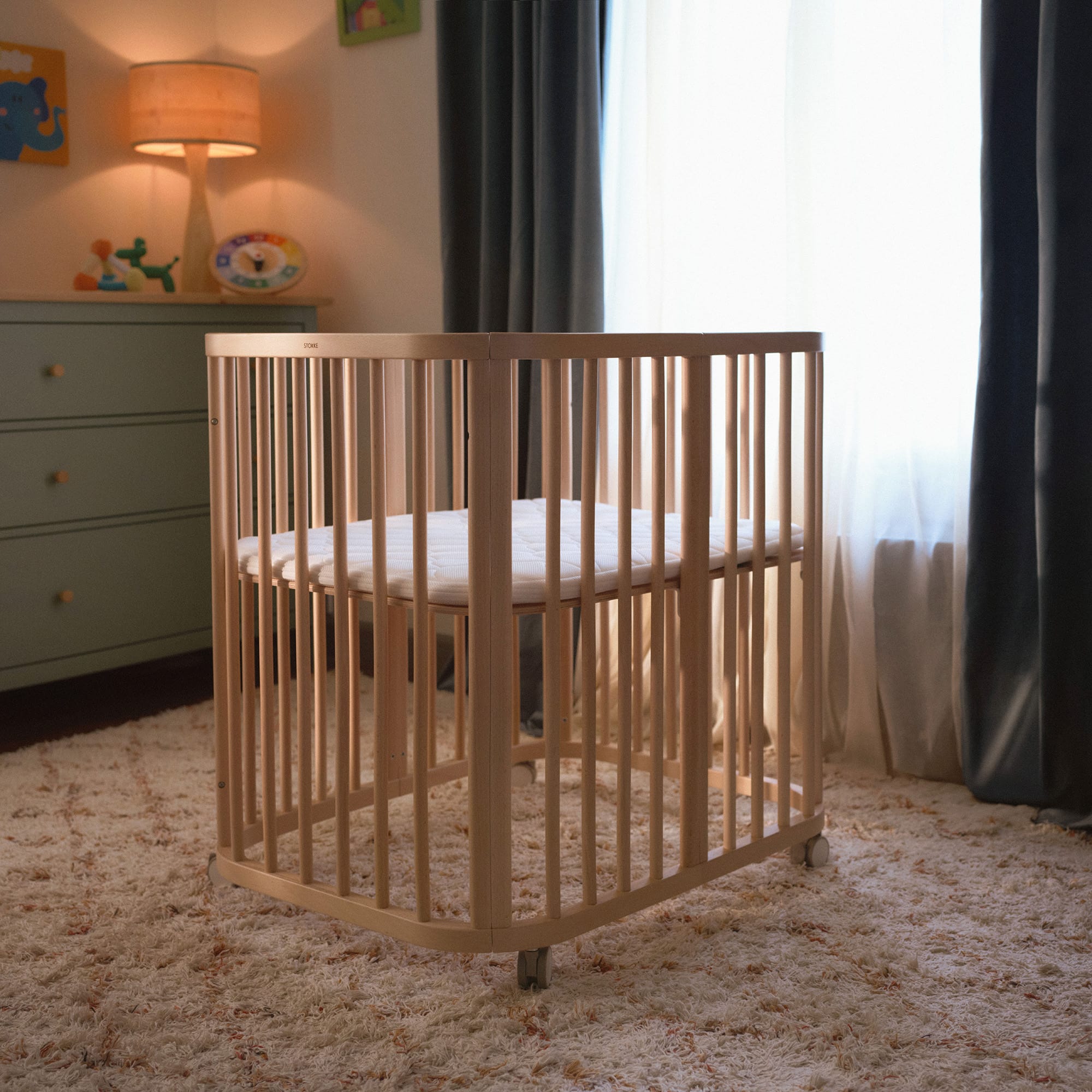 Gitterbetten, STOKKE, Beige – Produktansicht