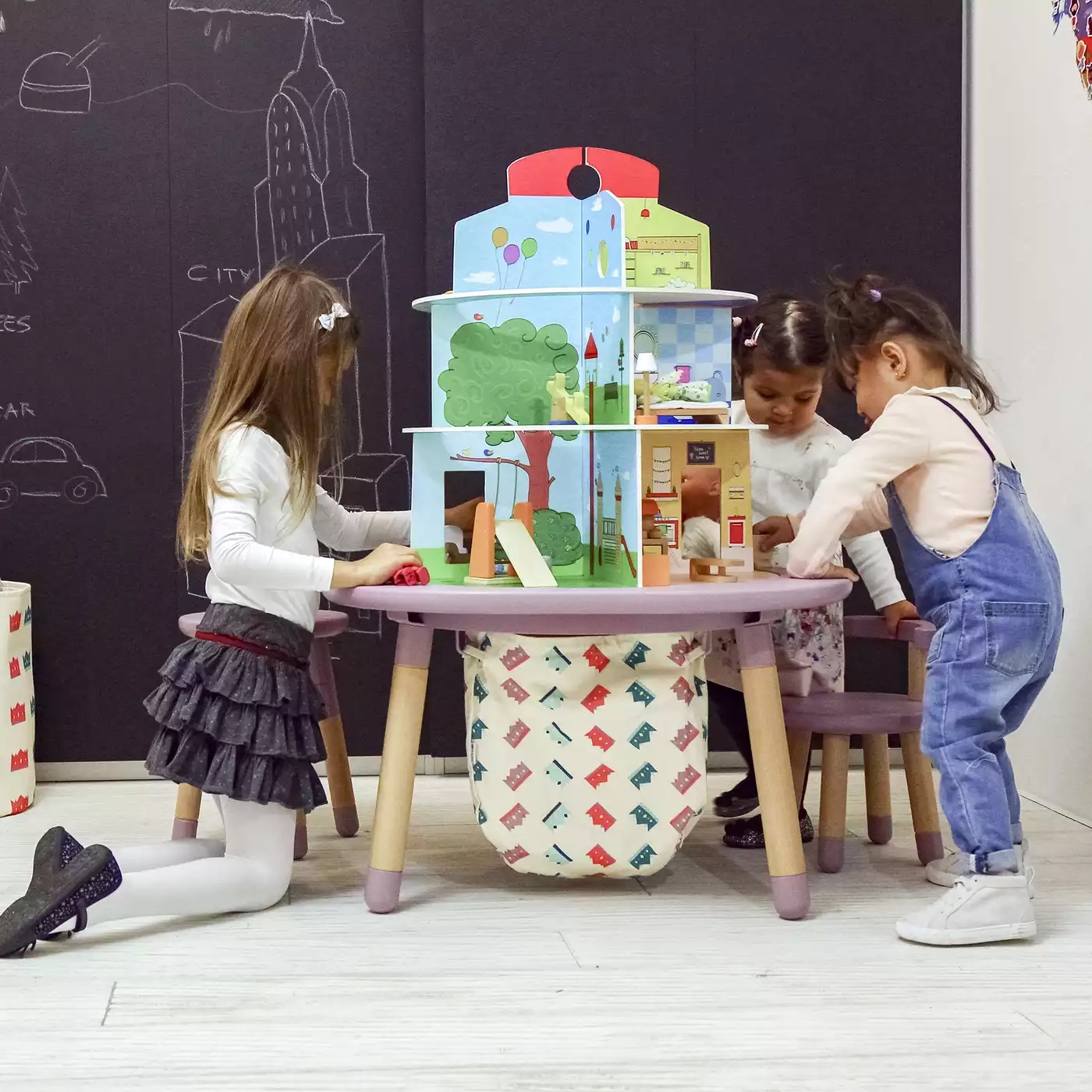 Kindersitzgruppen, STOKKE, Mehrfarbig – Besonderheit: Szenario als Ergänzung zum MuTable Bricks Tower/Spieltisch von Stokke