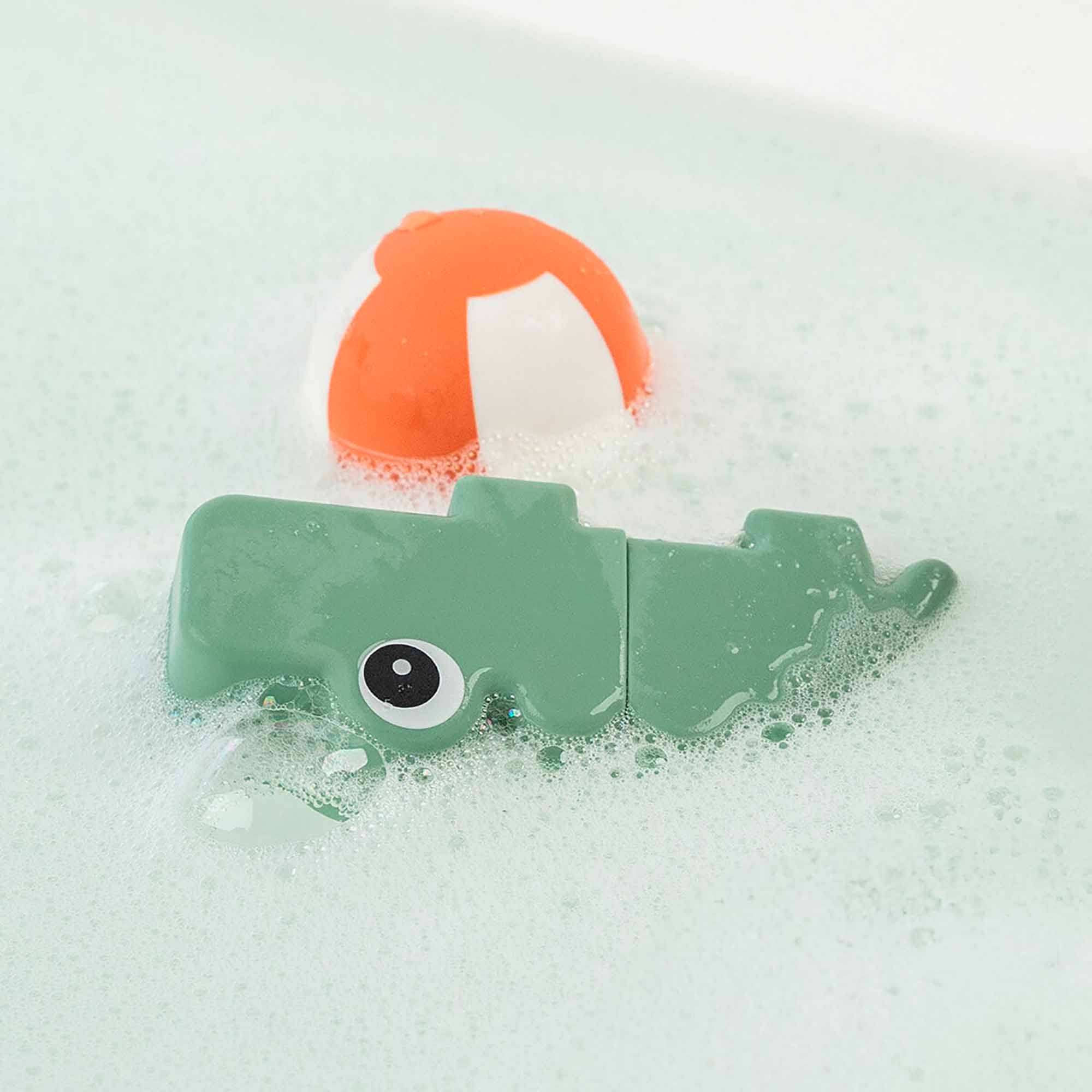 Badespielzeug, done by deer, Grün – Produktansicht