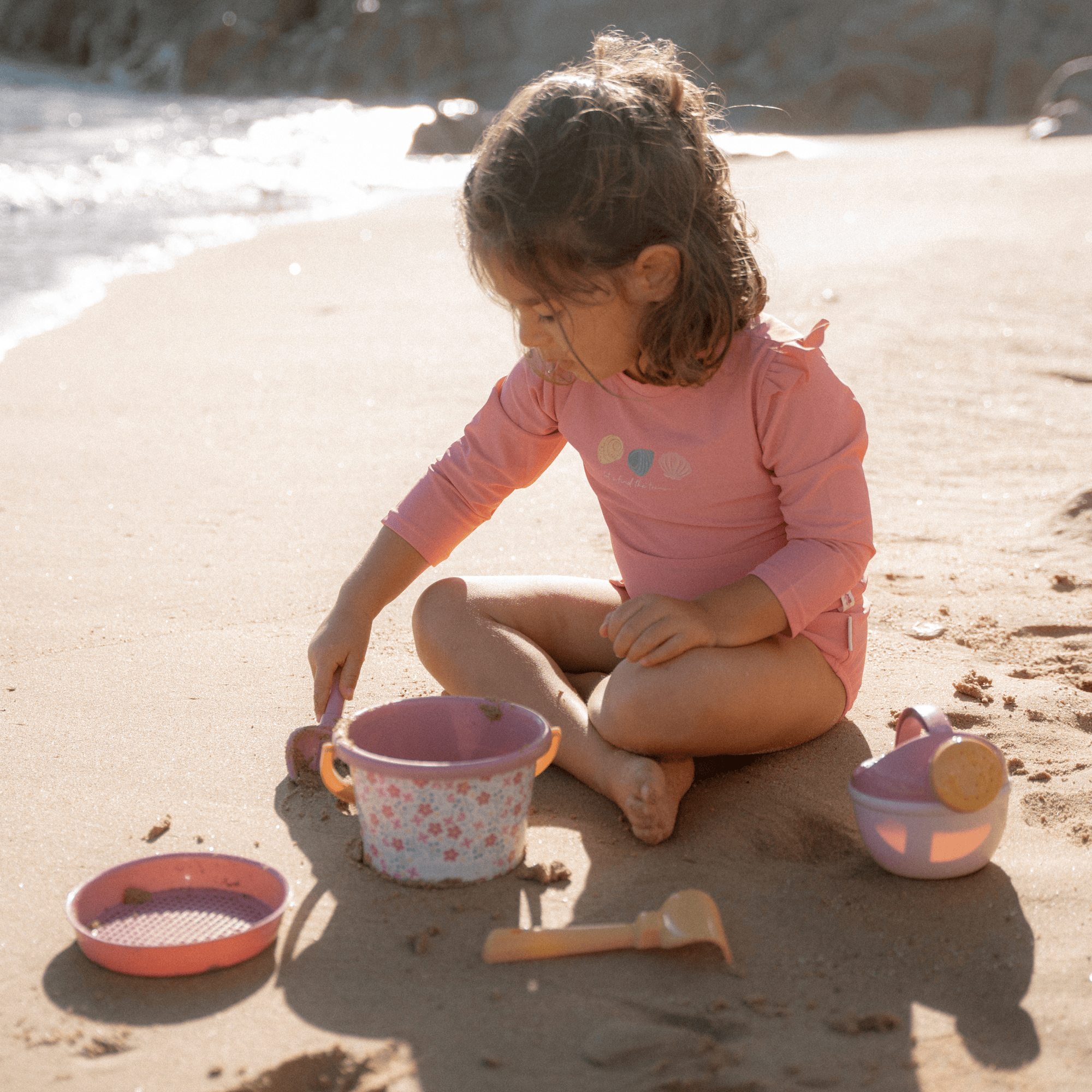 Sandspielzeug, LITTLE DUTCH, Pink – Besonderheit: bestehend aus Eimer, Sieb, Schaufel, Rechen und Gießkanne