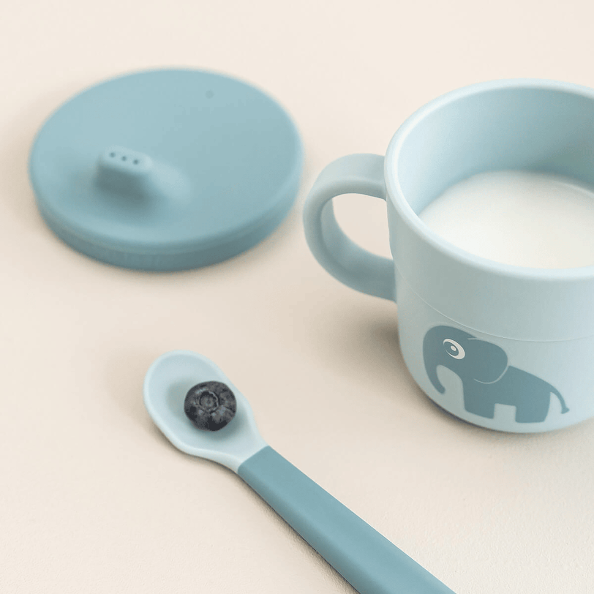 Trinklernbecher & -flaschen, done by deer, Blau – Produktansicht