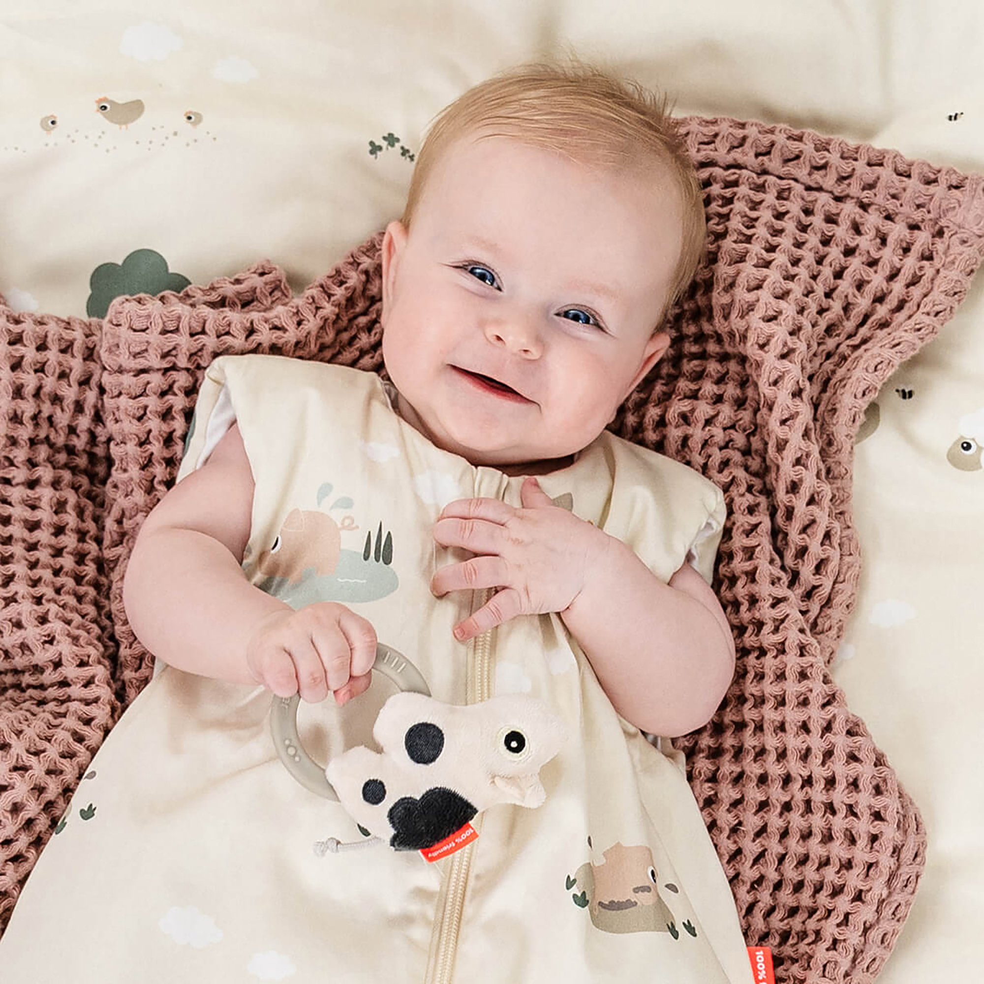 Produkte, done by deer, Beige – Besonderheit: stimuliert und beruhigt beim Zahnen