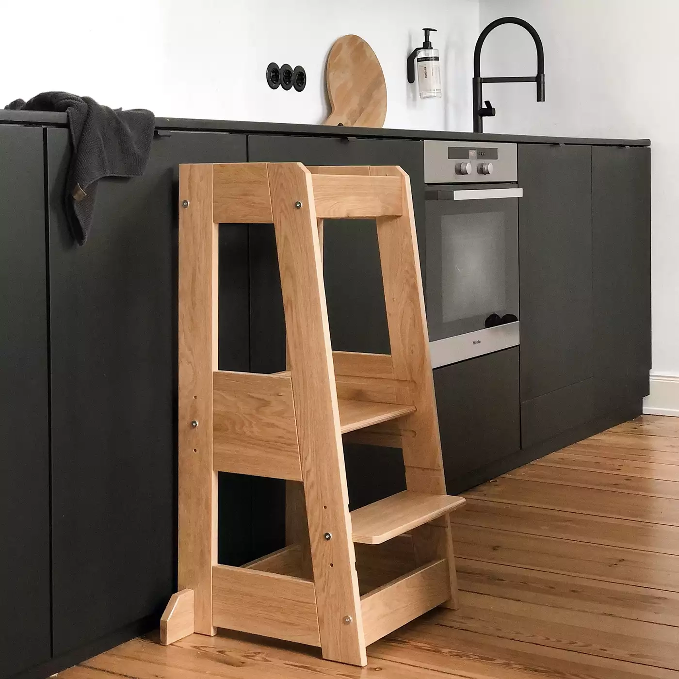 Lerntürme, tiSsi, Beige – Besonderheit: höhenverstellbares Stand- und Fußbrett
