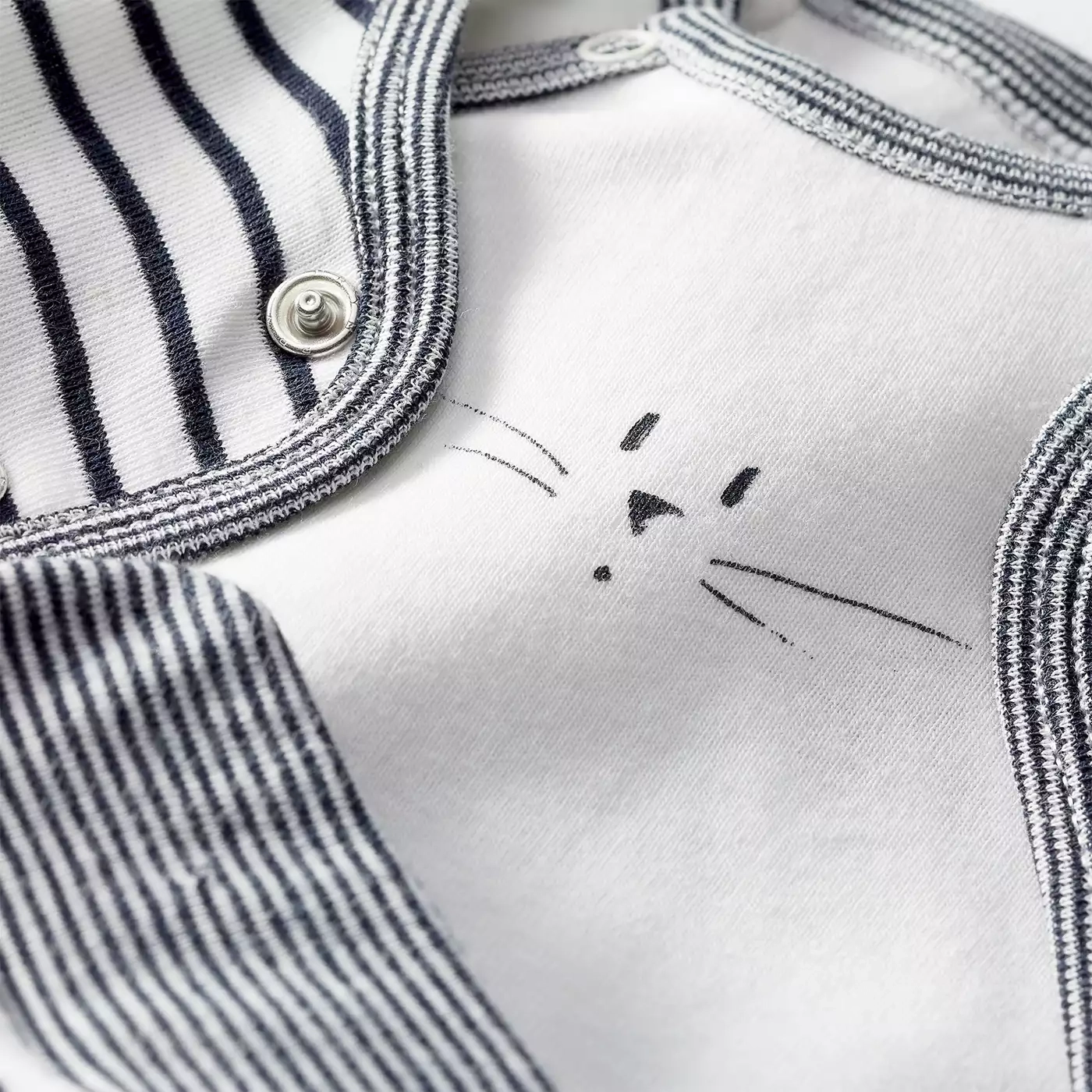 Babymode, PETIT BATEAU – Produktansicht