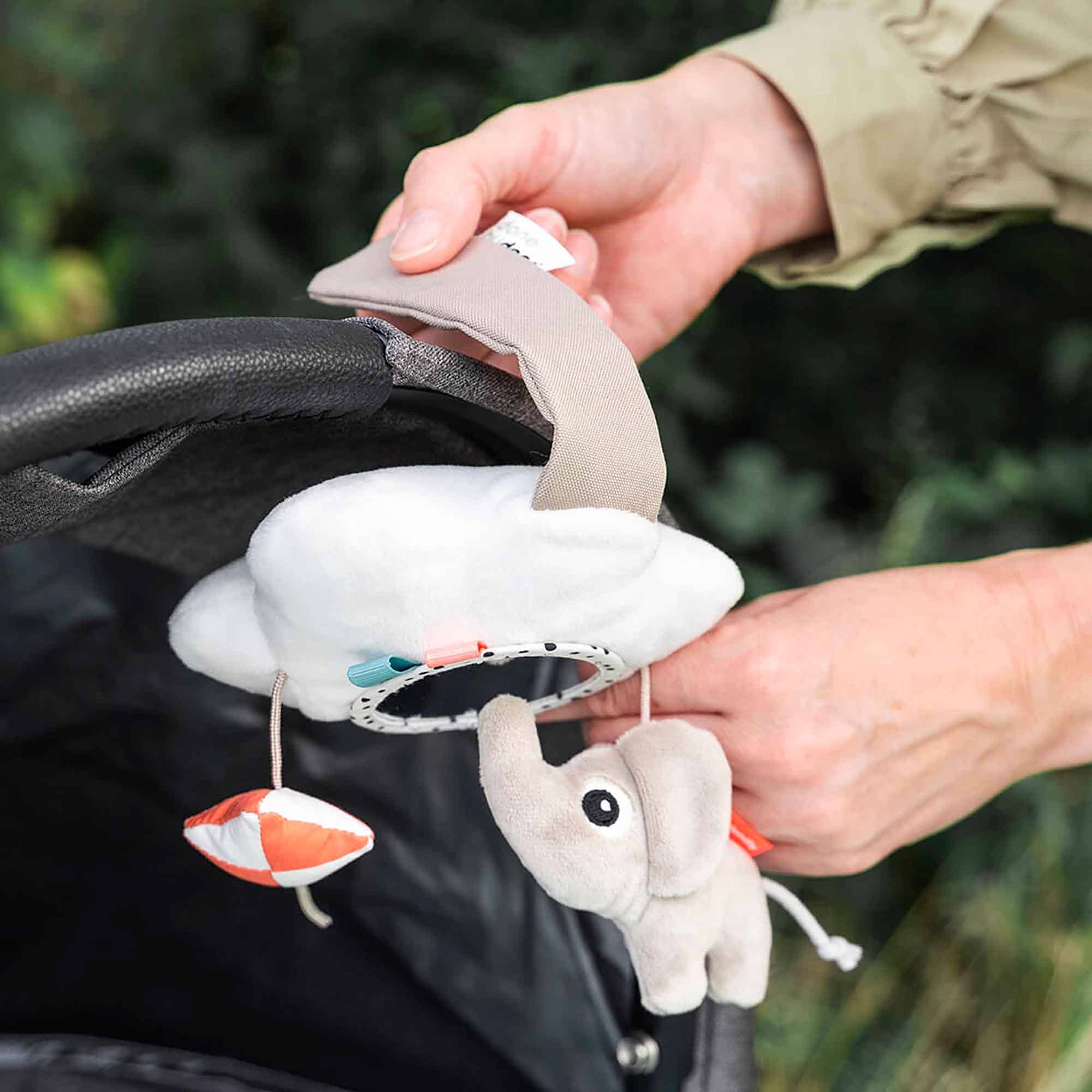 Kinderwagen Spielzeug, done by deer, Mehrfarbig – Produktansicht