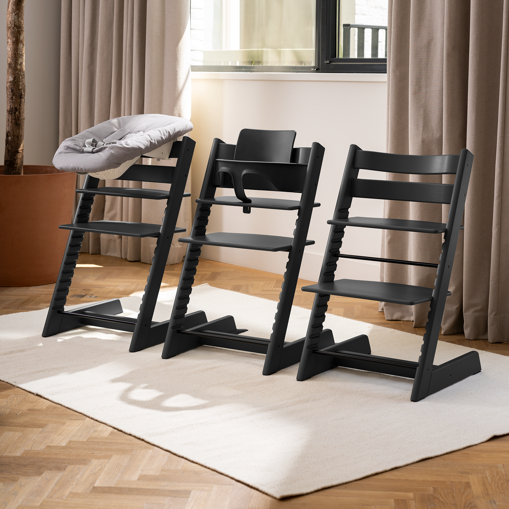 Treppenhochstühle, STOKKE, Schwarz – Produktansicht