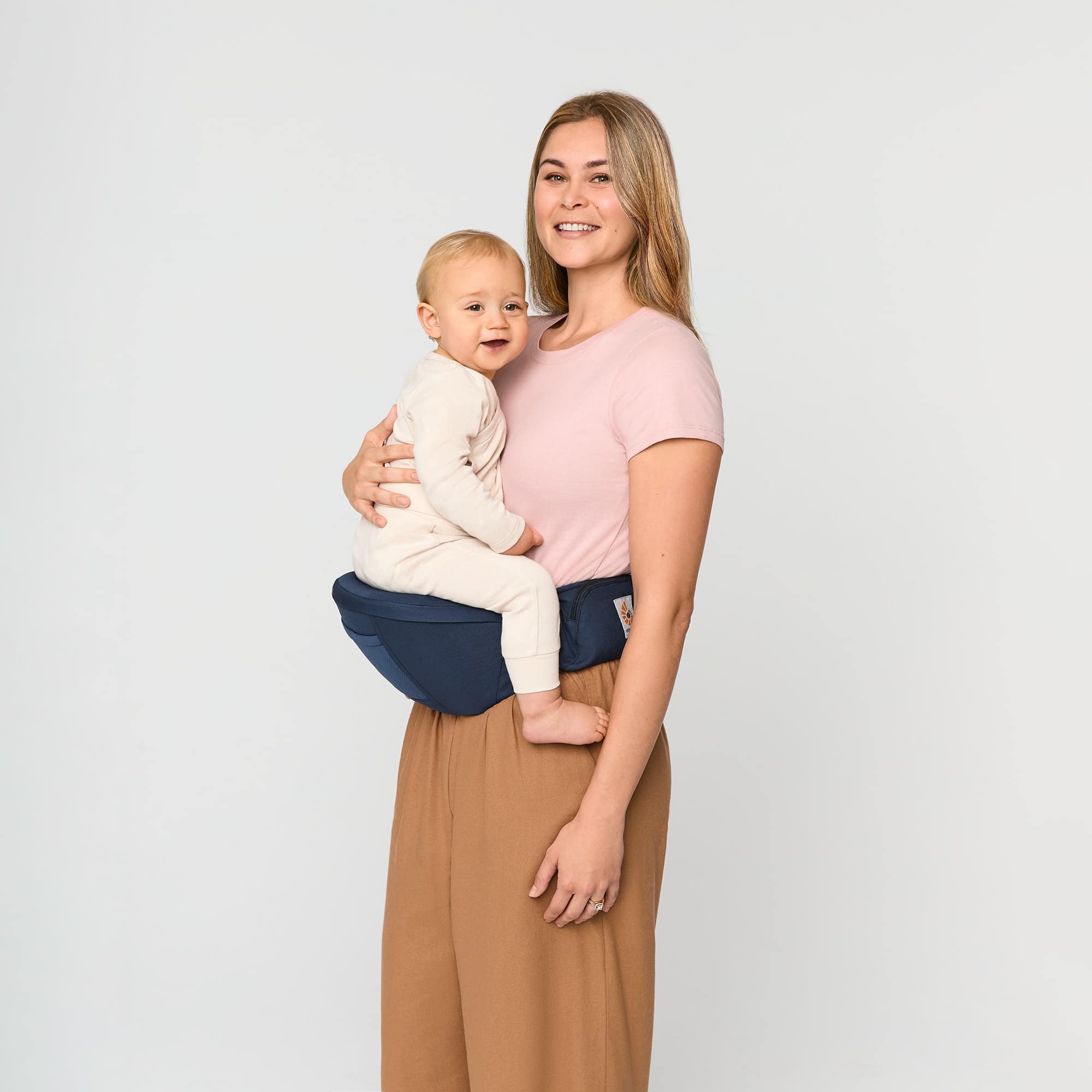 Hüfttragen, ERGObaby, Blau – Besonderheit: Ergonomischer, gebogener Schalensitz zur bequemen Unterstützung der Hüften des Babys
