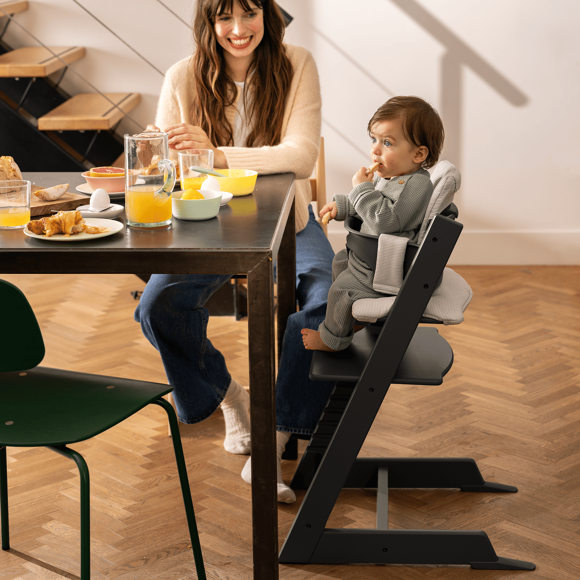 Treppenhochstühle, STOKKE, Schwarz – Produktansicht