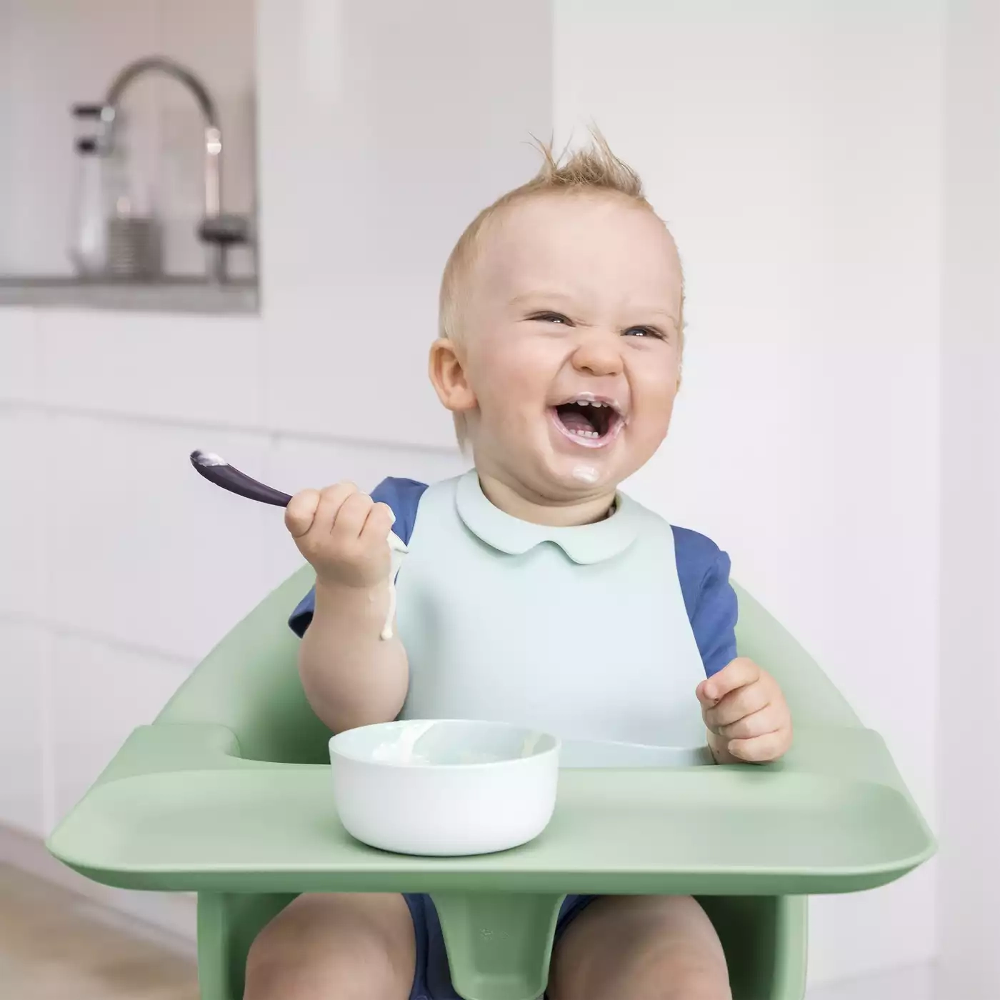 Lätzchen, STOKKE, Grün – Besonderheit: 100% lebensmittelechtes Silikon