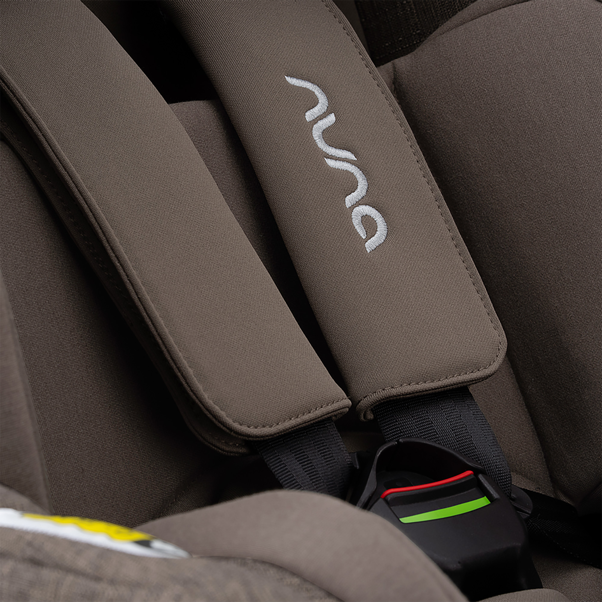 Reboarder 0-18 kg, Gruppe 0+/1, nuna, Braun – Besonderheit: 5 Neigungswinkel vorwärts- und rückwärtsgerichtet
