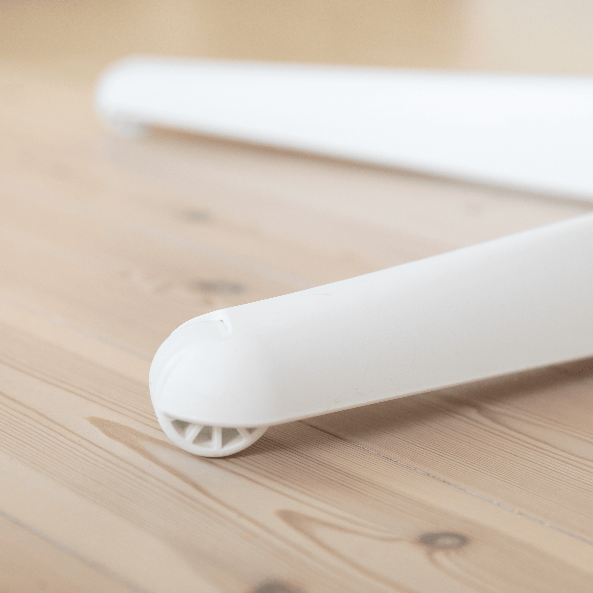 Treppenhochstühle, STOKKE, Weiß – Produktansicht