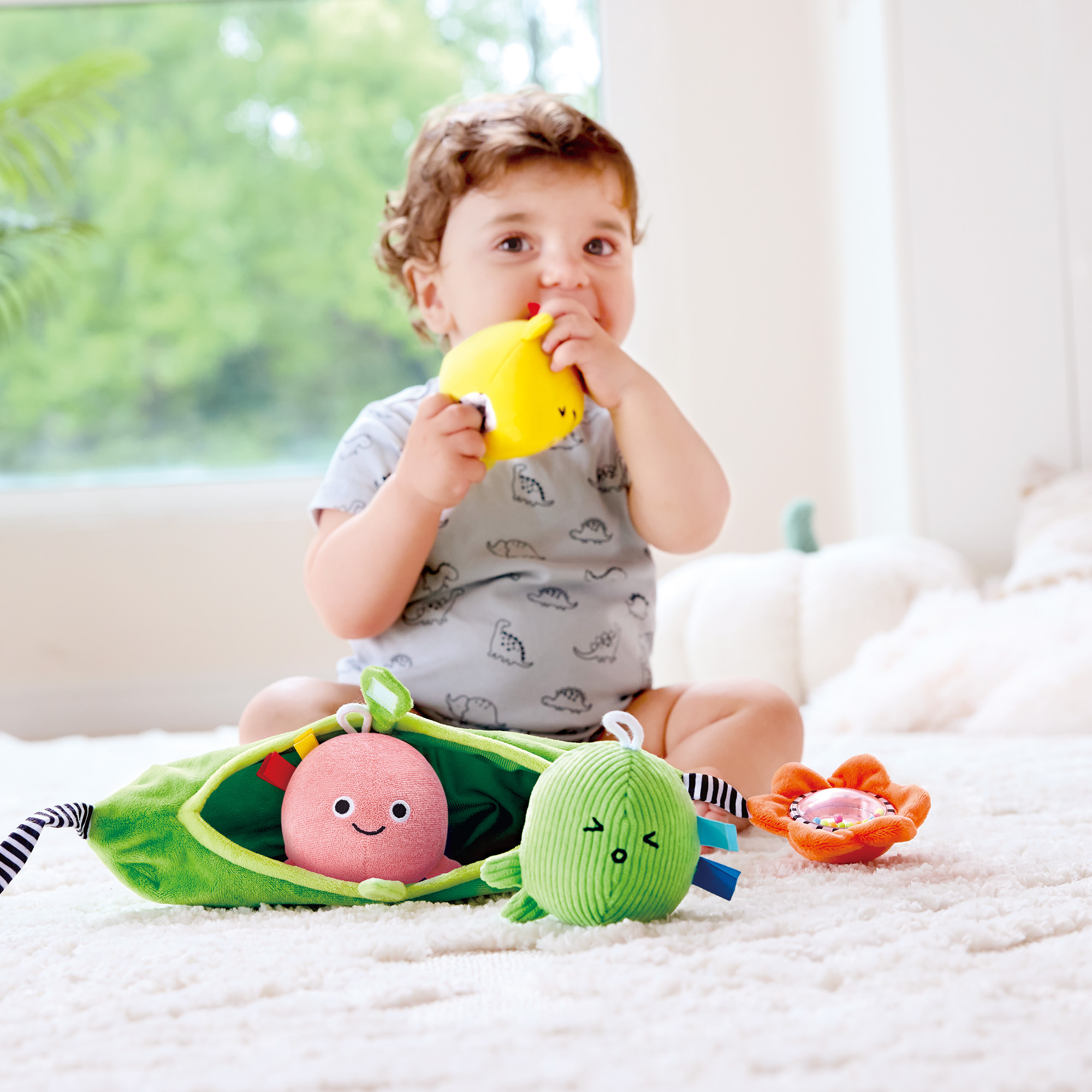 Rasseln & Greiflinge, Hape, Mehrfarbig – Besonderheit: unterstützt die sensorische Entwicklung durch verschiedene Materialien und Geräusche
