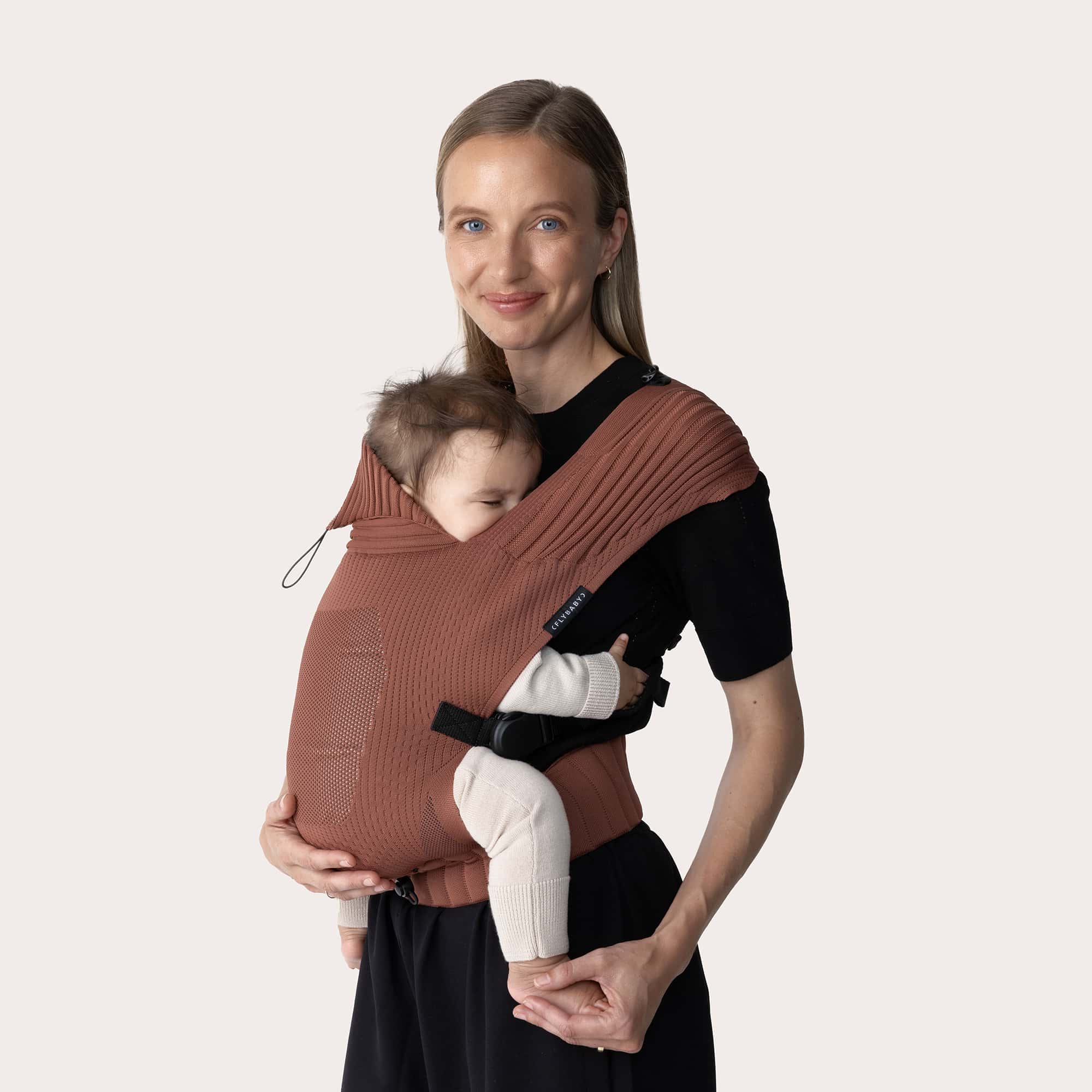 Babytragen, FLYBABY, Braun – Besonderheit: flexibel anpassbar und komfortabel
