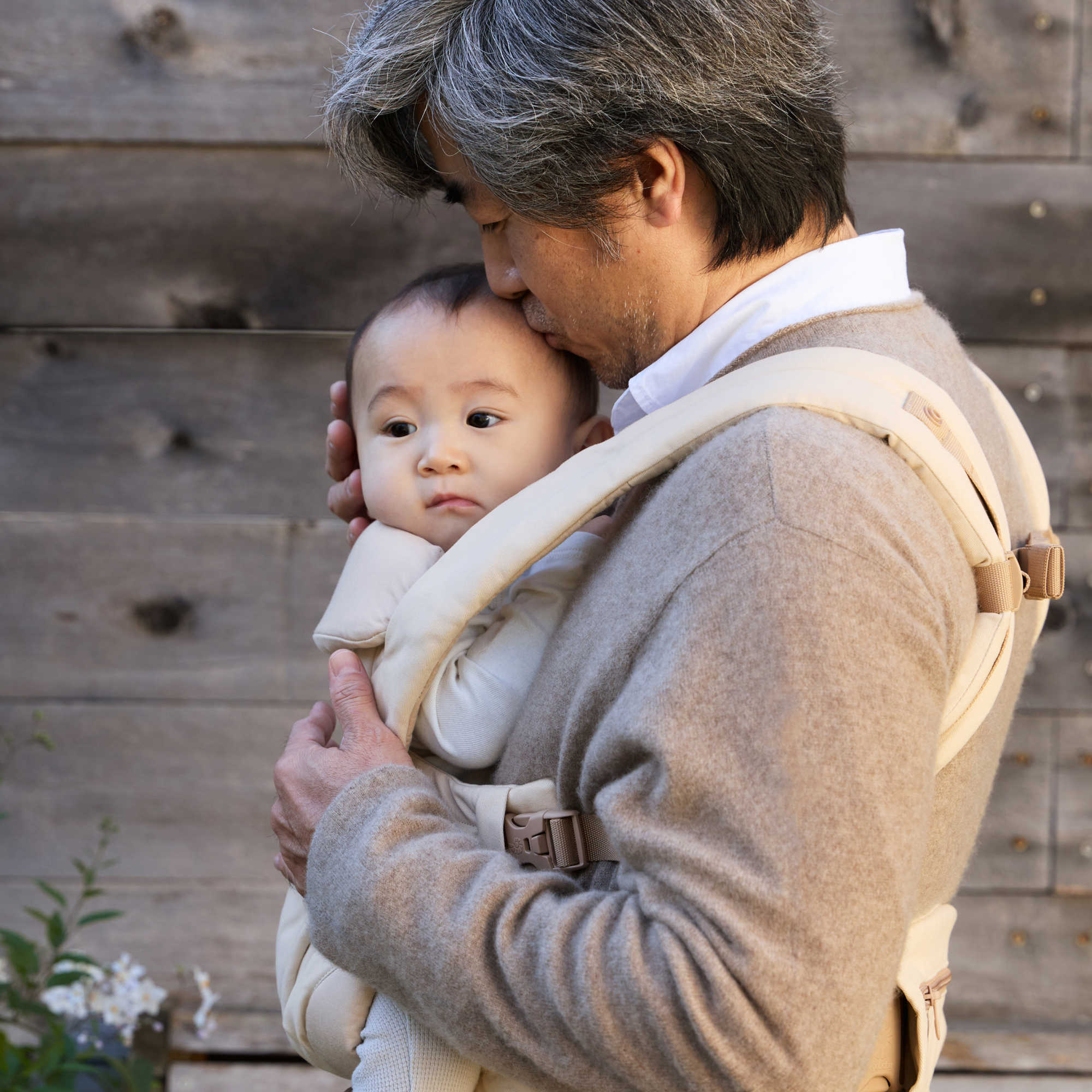 Fullbuckle Tragen, ERGObaby, Beige – Produktansicht