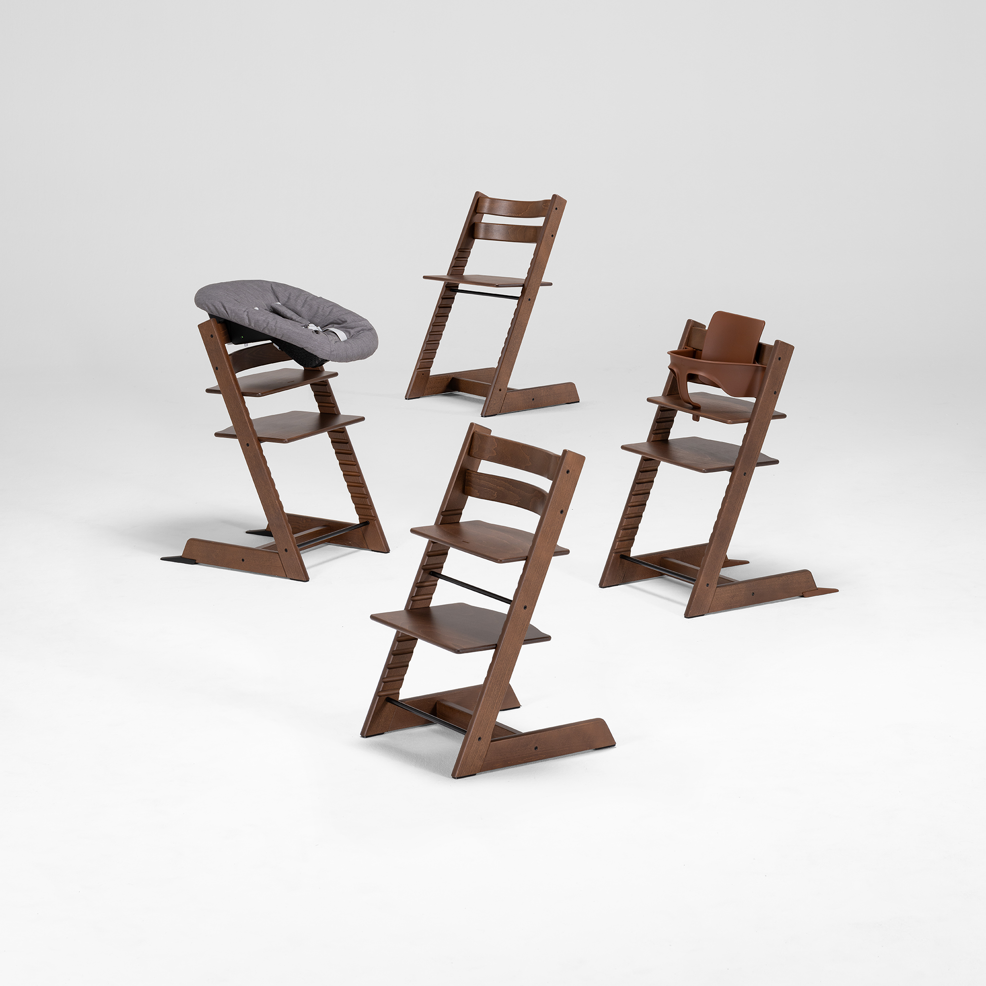 Treppenhochstühle, STOKKE, Braun – Produktansicht