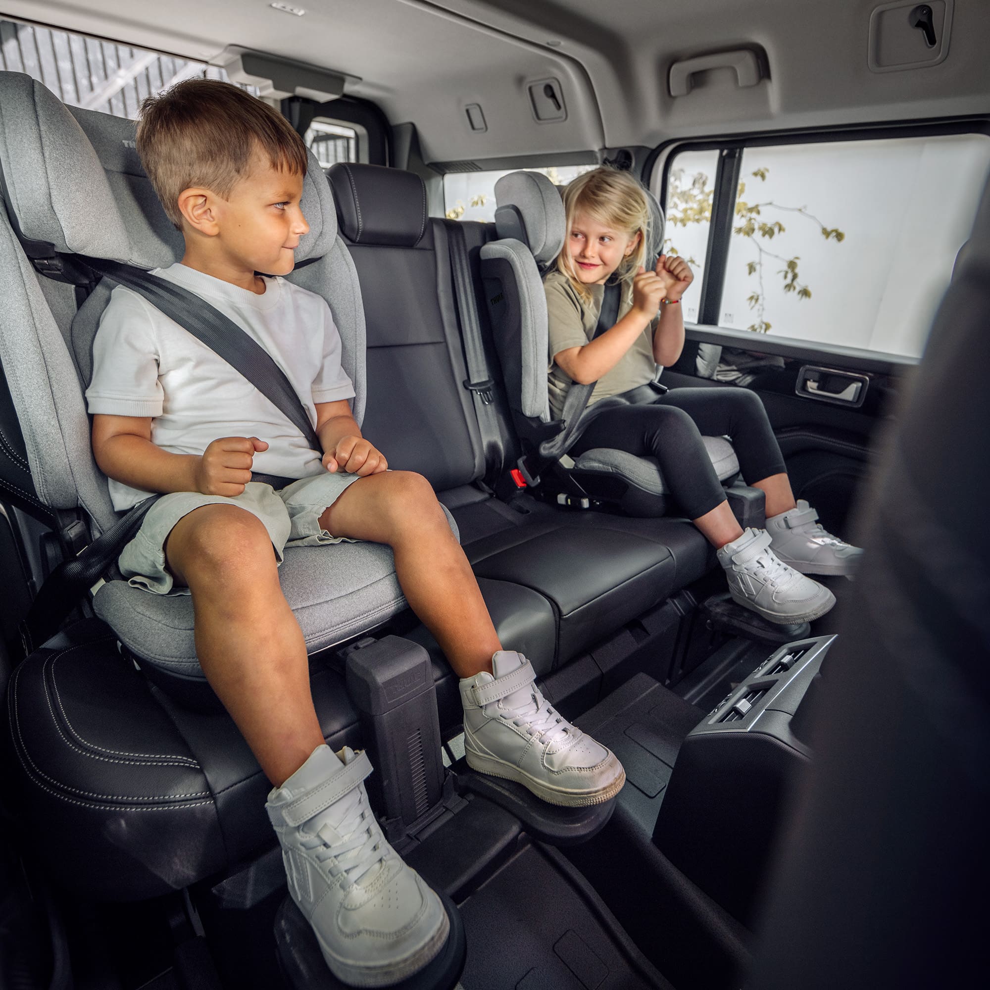 Kindersitze 15-36 kg, Gruppe 2/3, THULE, Schwarz – Produktansicht