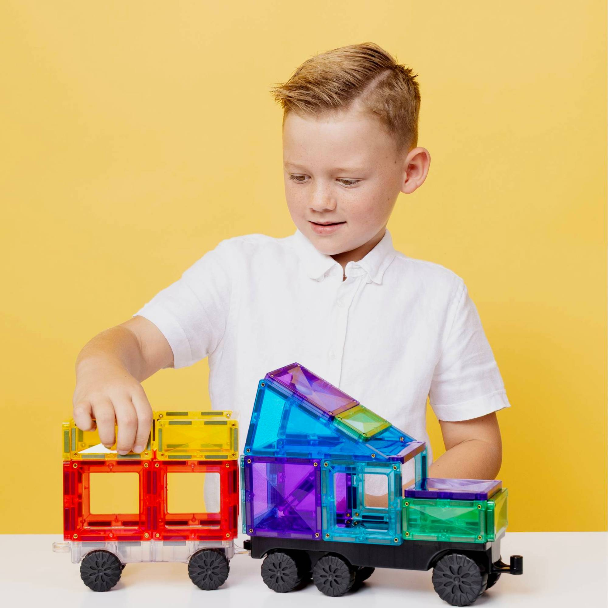 Bausteine, Connetix, Grau – Besonderheit: magnetische Bausteine, darunter Dreiecke, Quadrate und Anhänger
