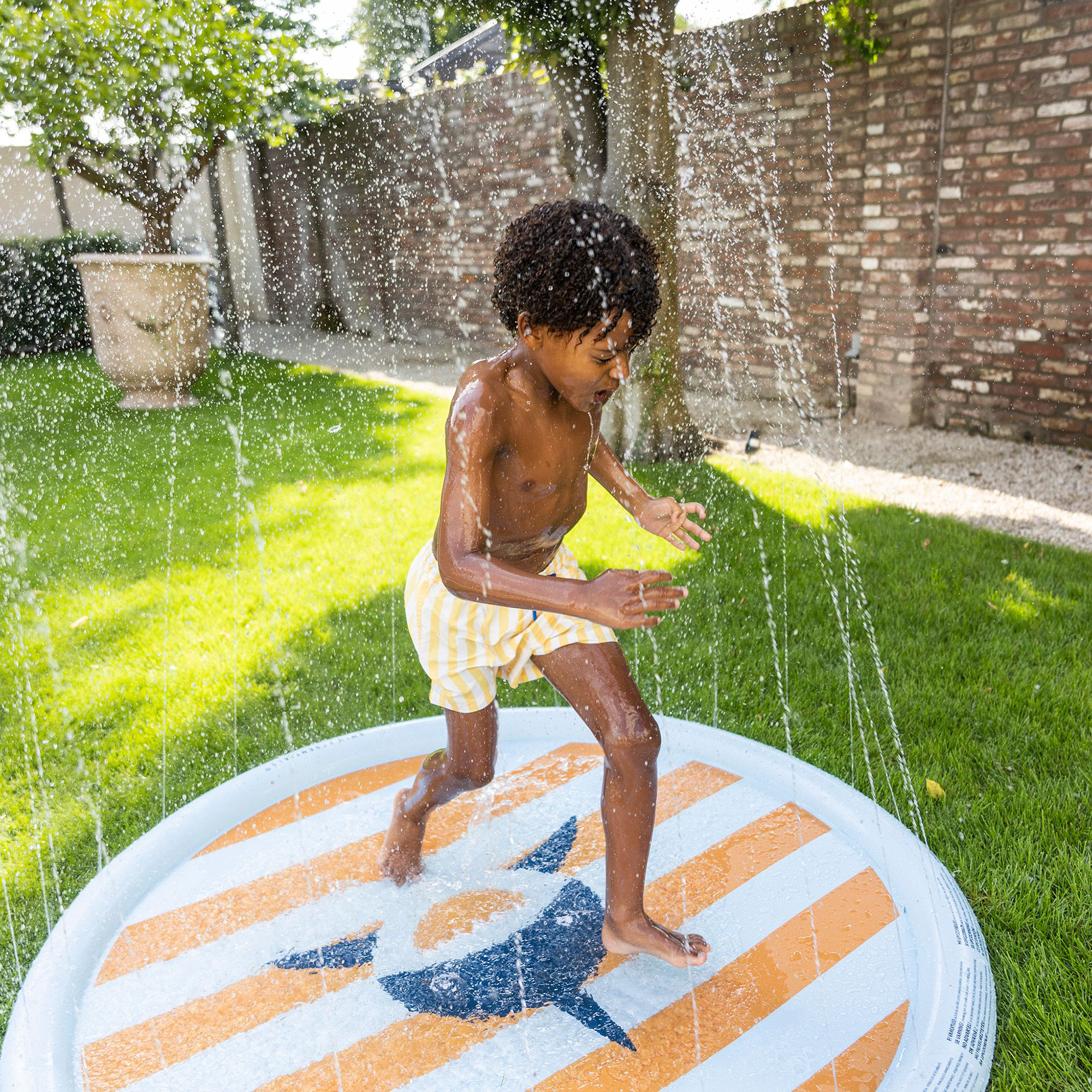 Wasserspielzeug, SWIM ESSENTIALS, Orange – Besonderheit: sorgt für tolle Abkühlung an heißen Tagen