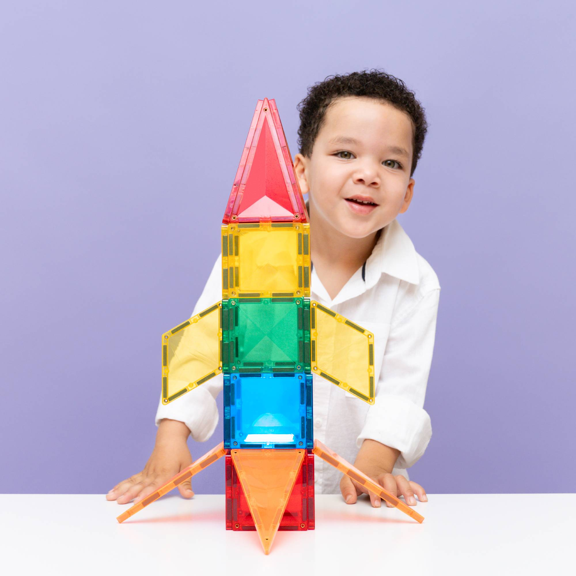 Bausteine, Connetix, Blau – Besonderheit: magnetische Bausteinen, darunter Quadrate, Rechtecke, Dreiecke und Rauten
