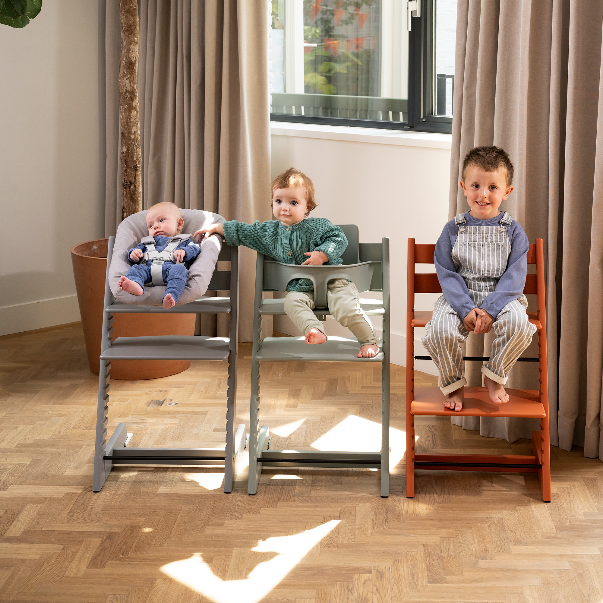 Treppenhochstühle, STOKKE, Grau – Produktansicht