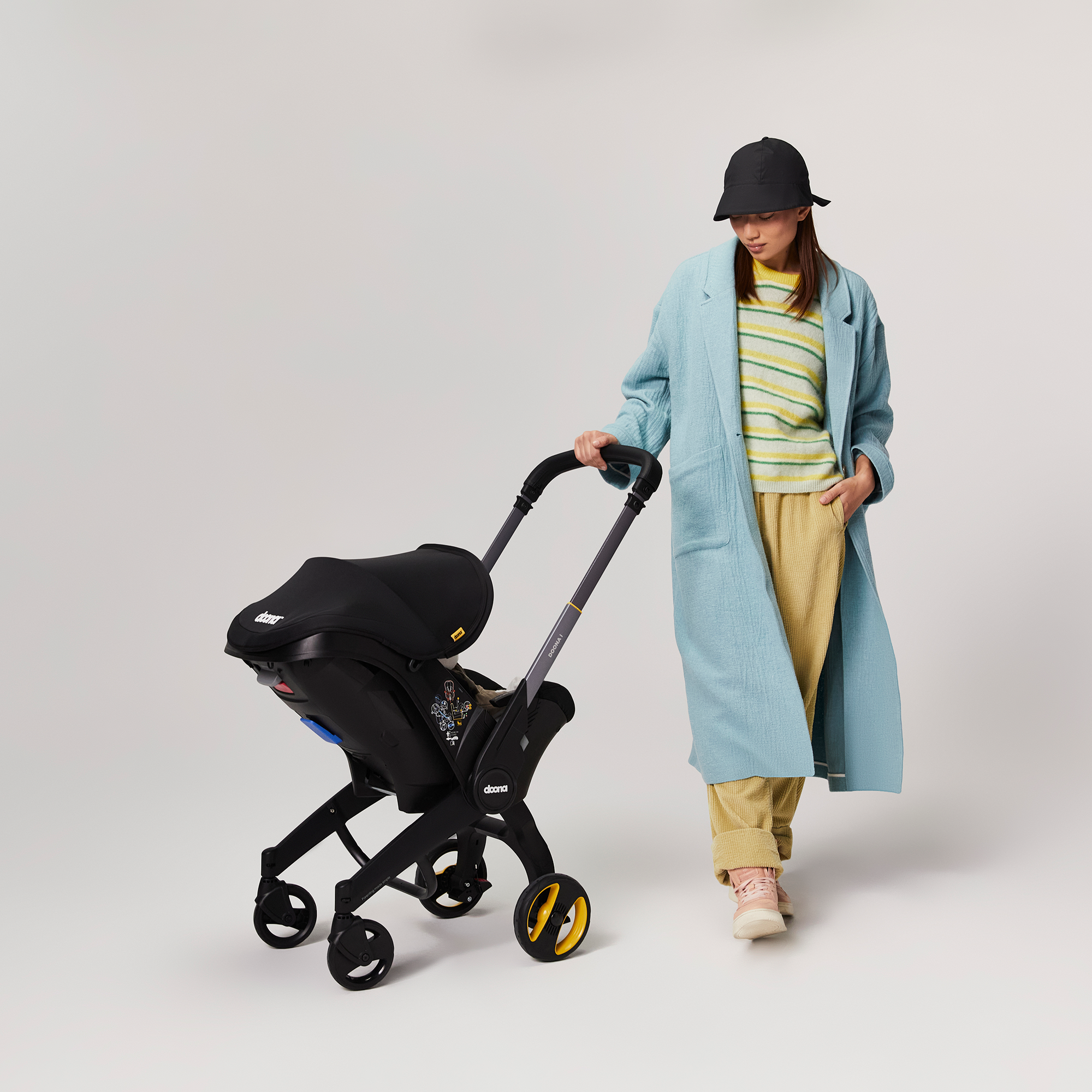 Babyschalen 0-13 kg, Gruppe 0+, doona, Schwarz – Besonderheit: i-Size Autokindersitz Gruppe 0+ für Babys ab Geburt bis 15 Monate (13 kg)
