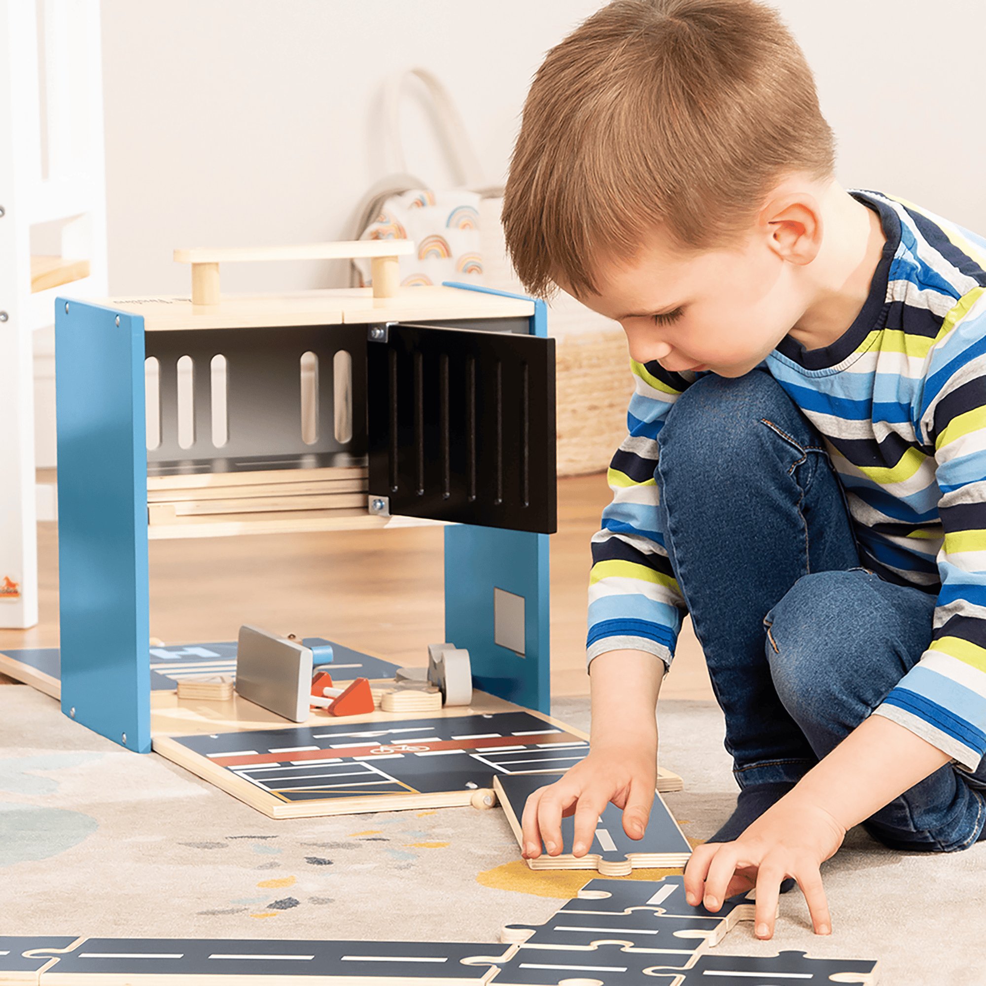 Kinderspiele, Pinolino, Mehrfarbig – Besonderheit: mit Garage, Gefängnis und Helikopter-Landeplatz