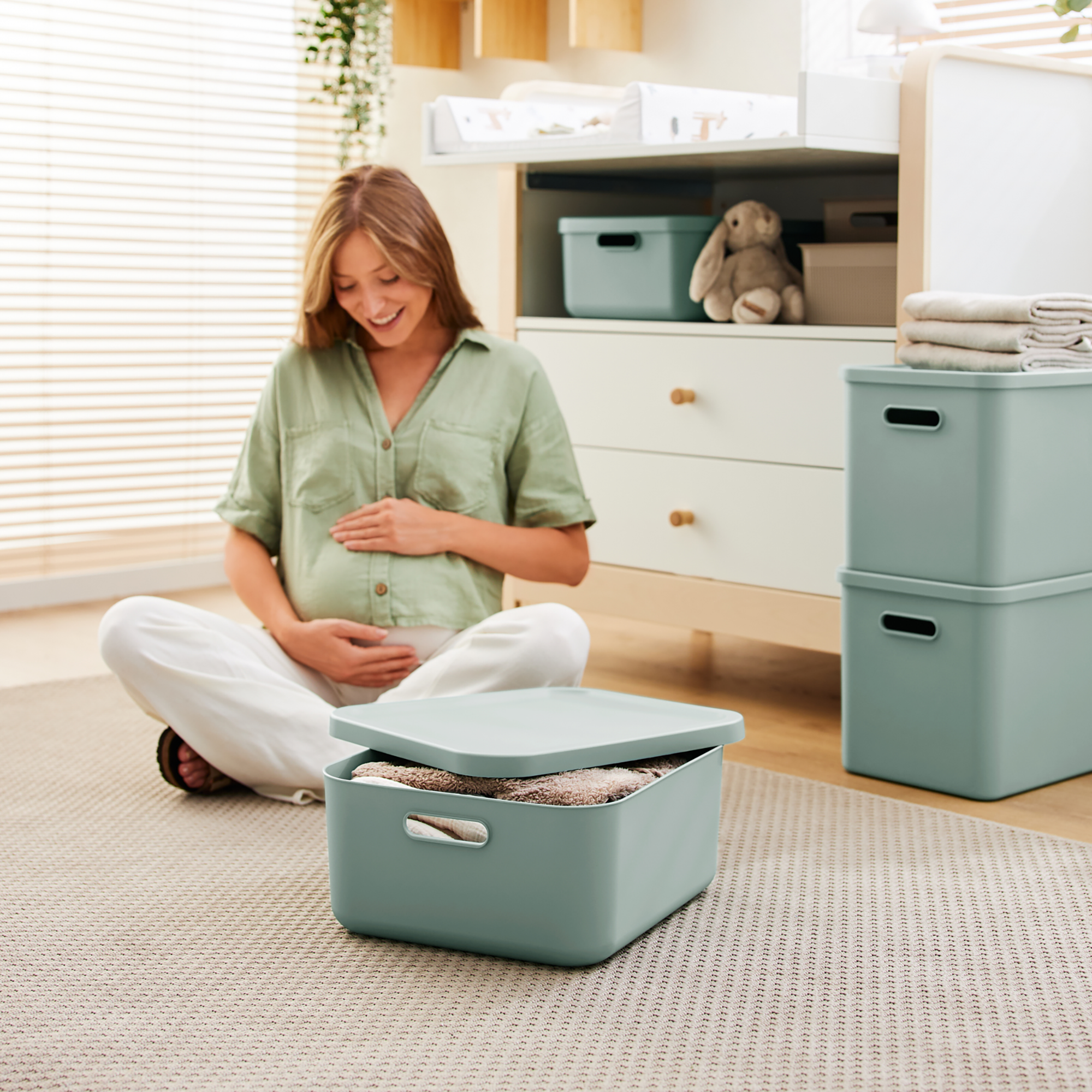 Aufbewahrung, rotho Babydesign, Grün – Besonderheit: stapelbare Aufbewahrungsbox