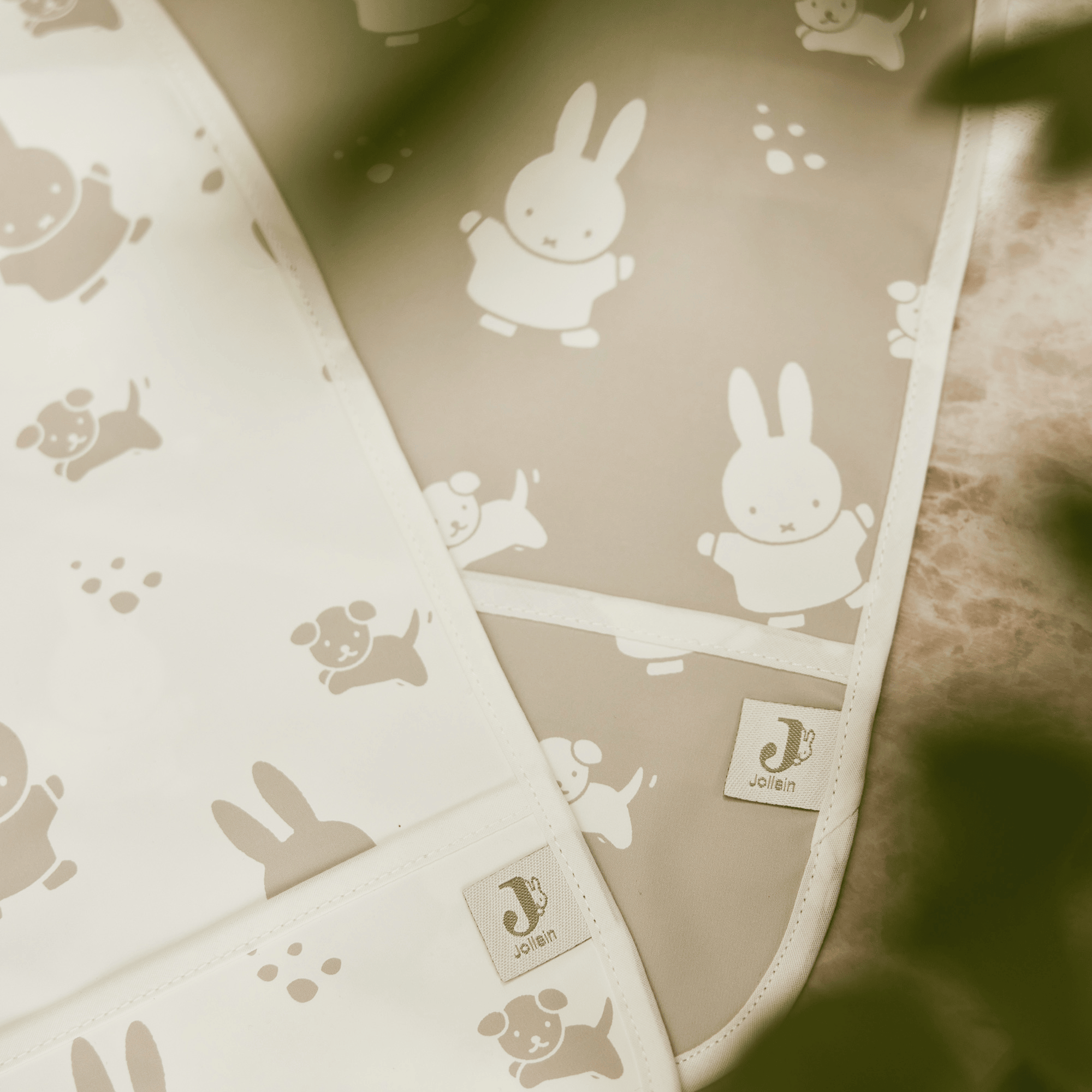 Lätzchen mit Auffangschale, jollein, Grün – Produktansicht