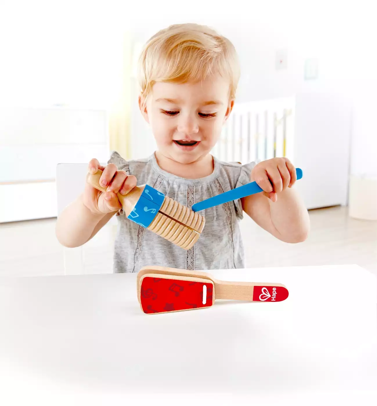 Musikinstrumente, Hape, Braun – Besonderheit: bestehend aus Güiro und Kastagnette